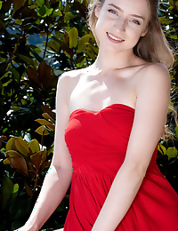 Presenting Eve Lunny