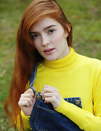 Jia Lissa unclothed less